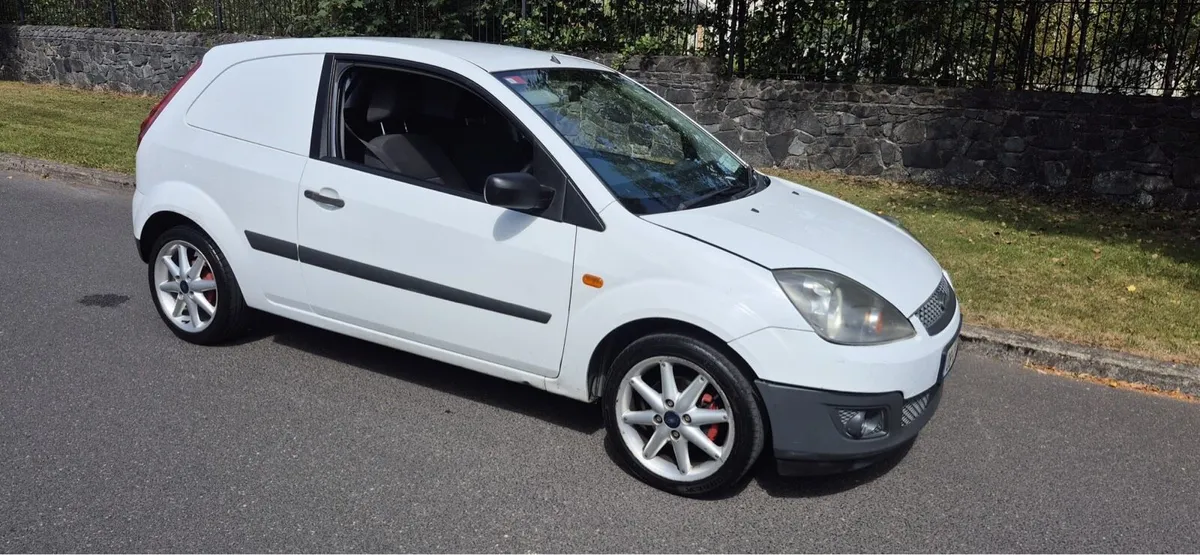 08 Ford Fiesta Van DOEd - Image 3
