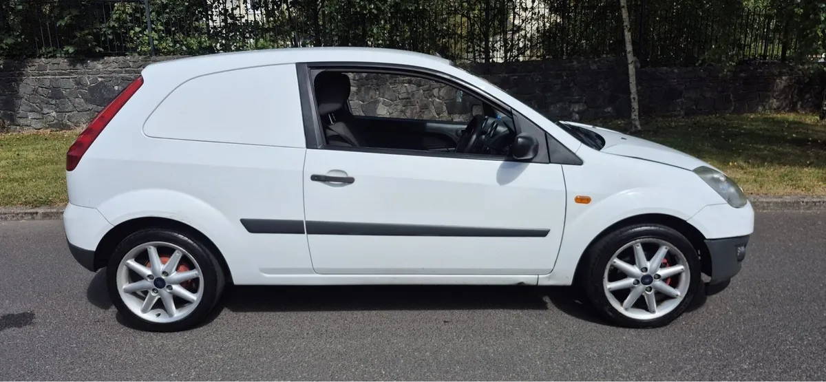 08 Ford Fiesta Van DOEd - Image 1