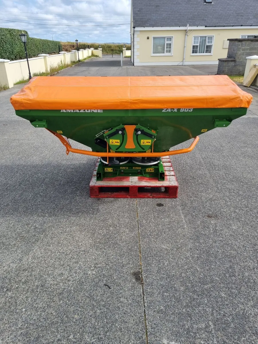 New Amazone 903 Fertiliser Spreader - Image 3
