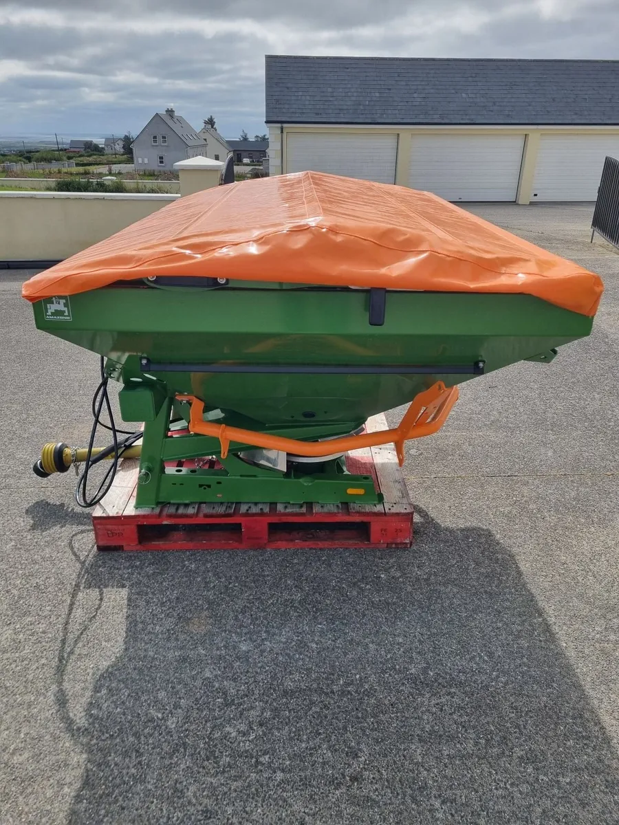 New Amazone 903 Fertiliser Spreader - Image 4