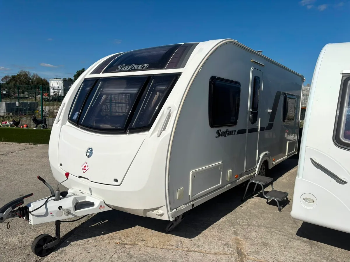 swift safari fixed bed caravan - Image 2