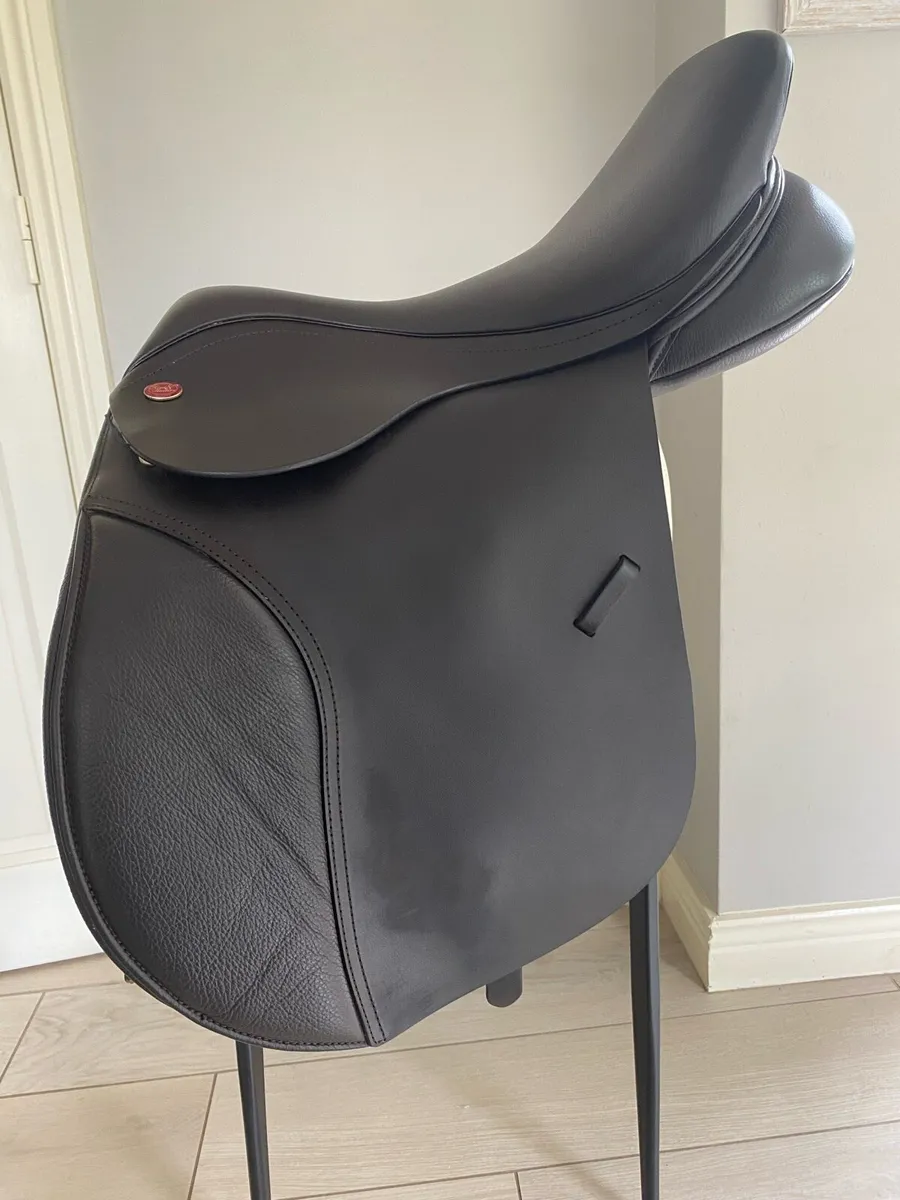 Kent + Masters GP Saddle Excellent Condition - Image 1