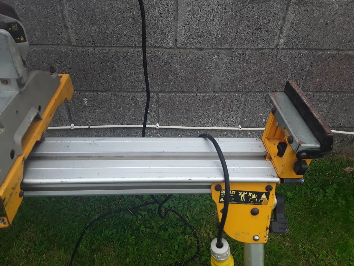 Dewalt 110v mitre saw - Image 4