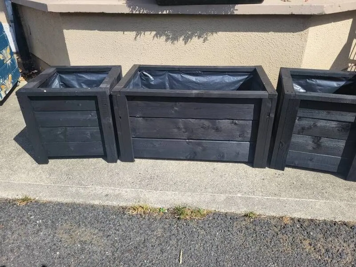 Planters For Sale. Various sizes and colours. - Image 1