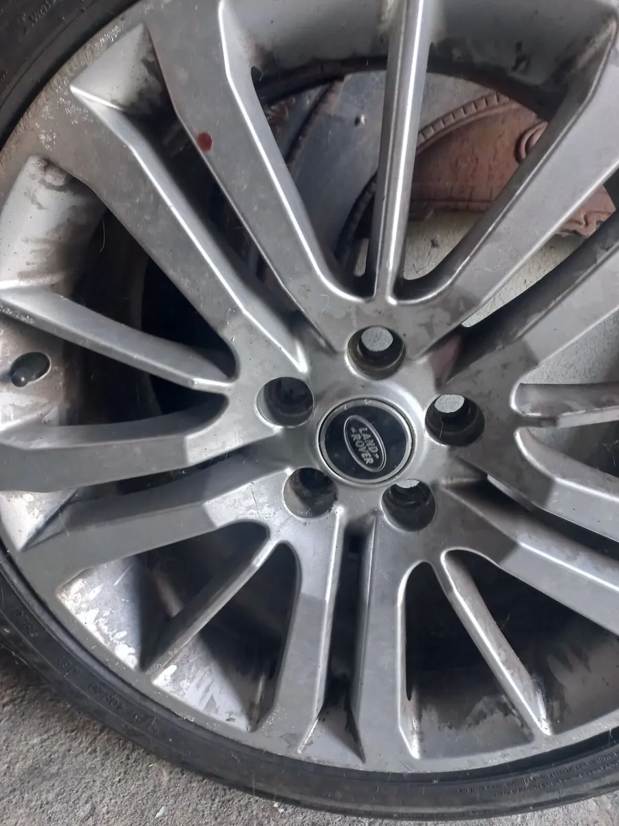 Car wheels - Image 1