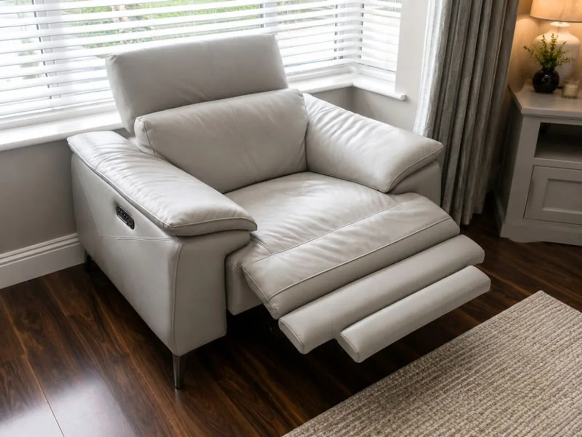 Leather Sofa & Matching Armchair Excellent Condition - Image 4