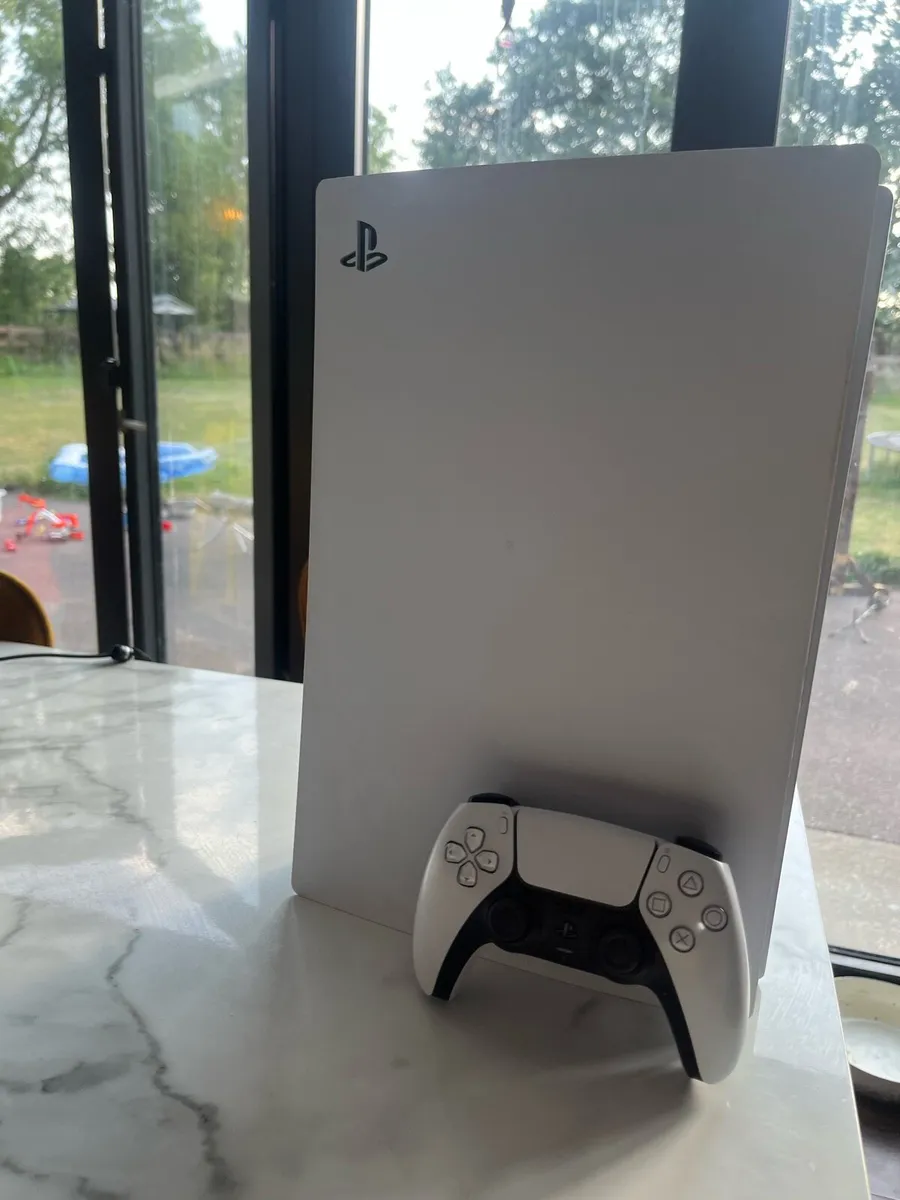 Ps5 and Xbox - Image 2