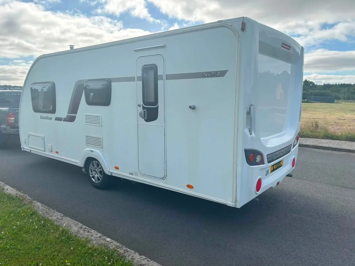 Swift  kudos 4 berth caravan - Image 4