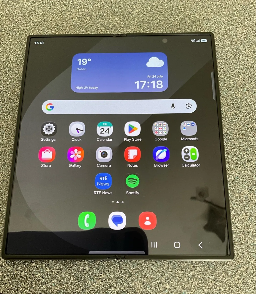 Samsung Z Fold 6 - Image 1