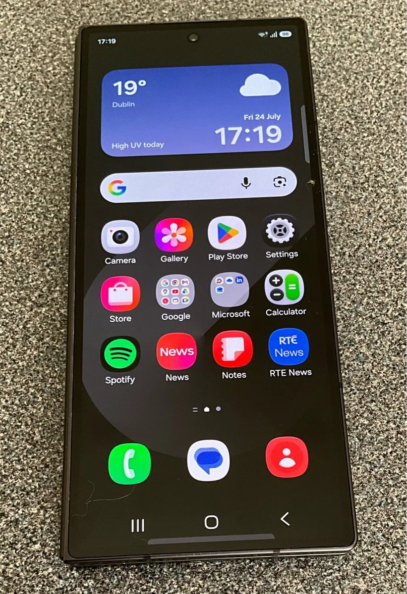 Samsung Z Fold 6 - Image 2