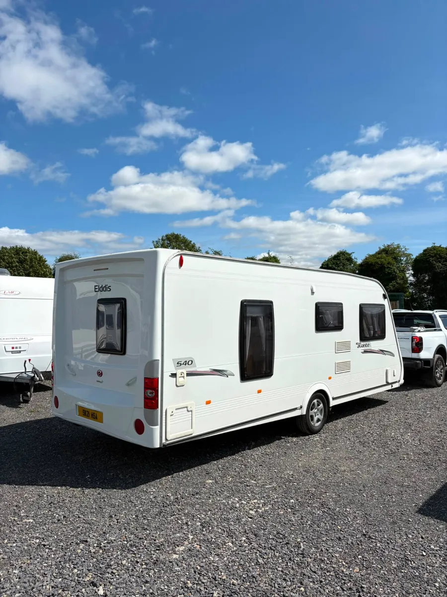 Elddis Avante 4 Berth Fixed Bed Rear Washroom - Image 3