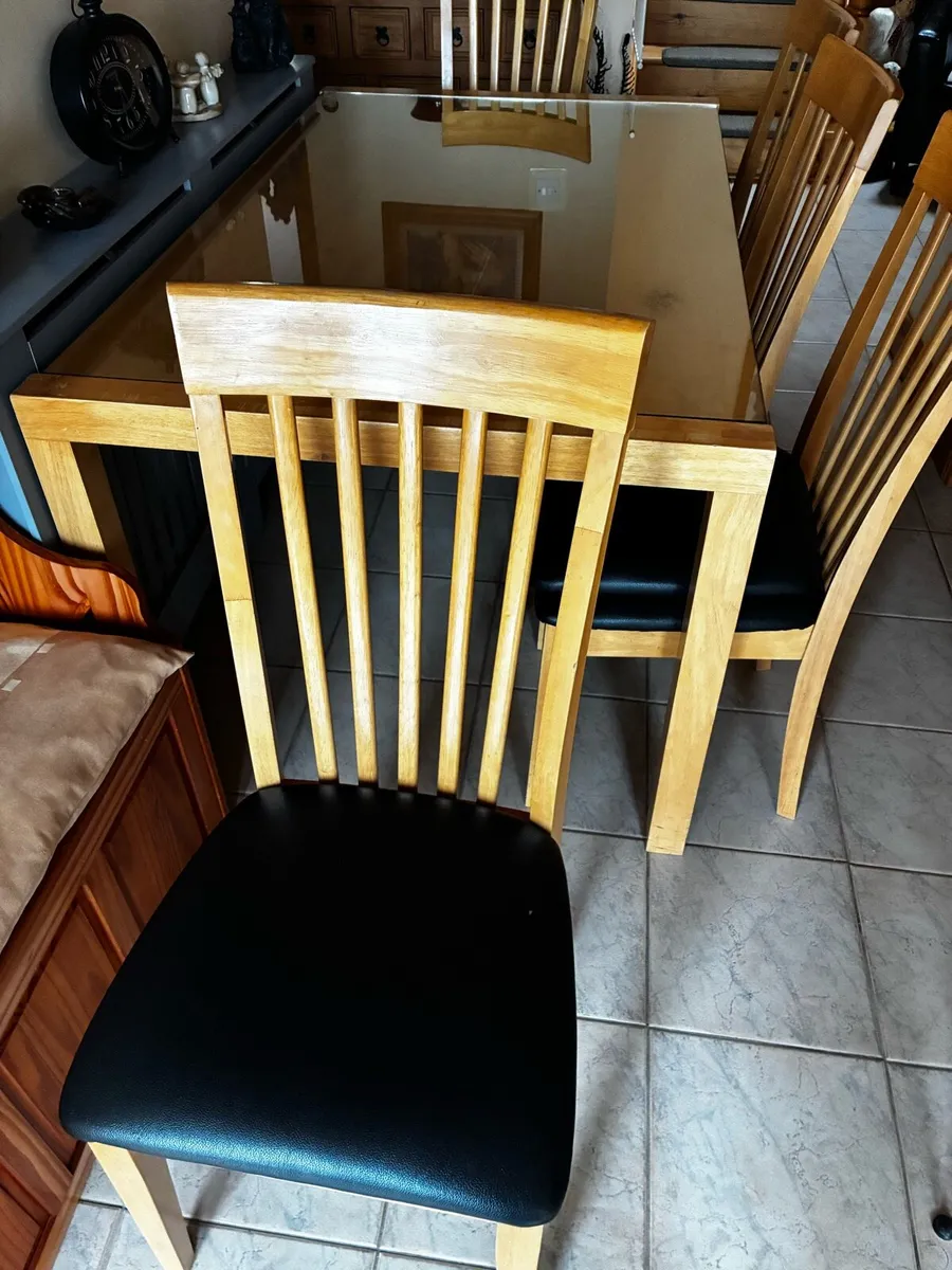 Table and 5 chairs - Image 3
