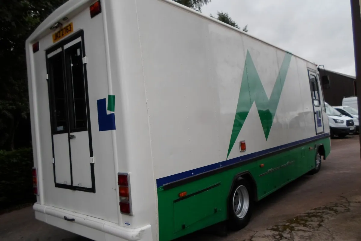 CAMPER - Image 4