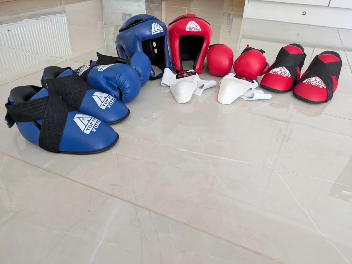 Taekwondo gear - size small - Image 1