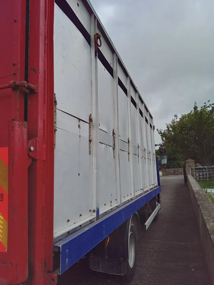 Late 2013 DAF LF with 16 ft alloy container body - Image 3