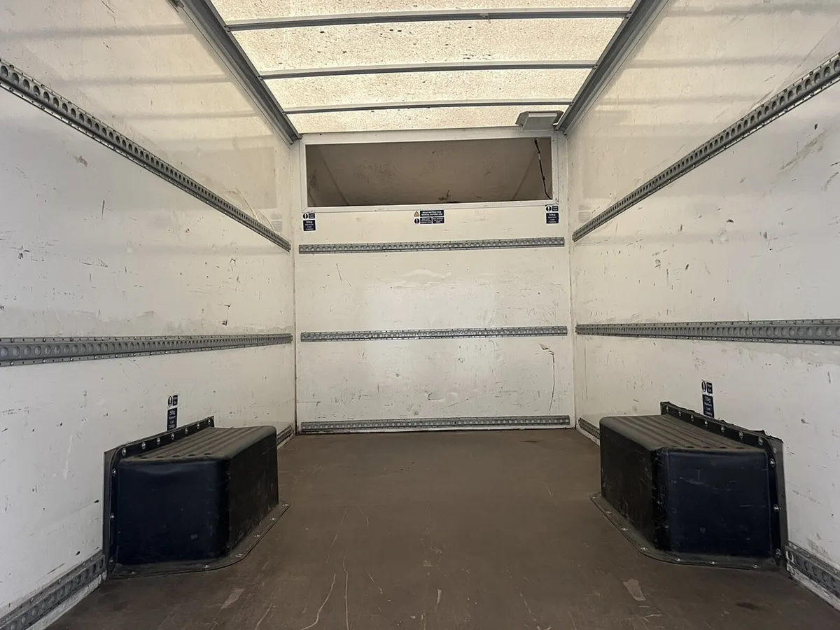 VB - 2021 Ford Transit Luton Low Loader Van - Image 2