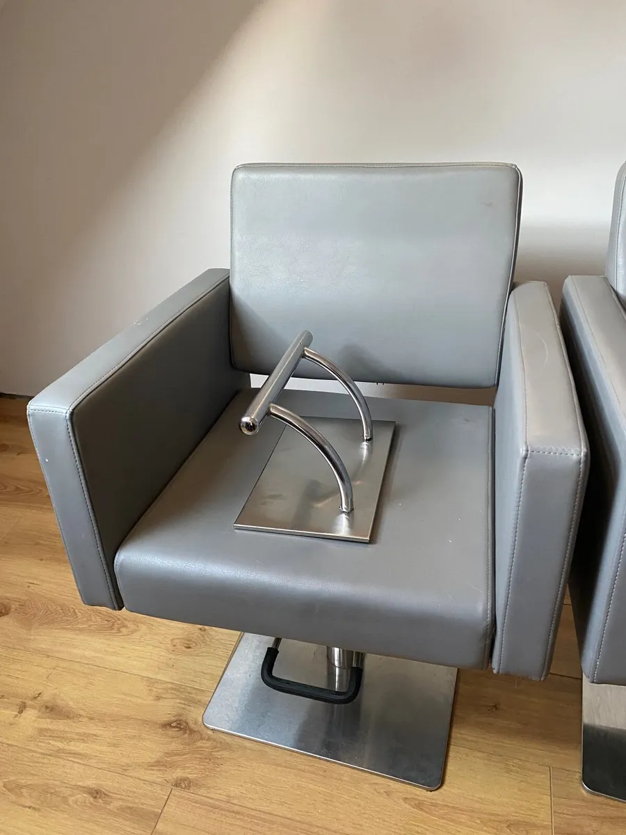 Salon Furniture - Image 2