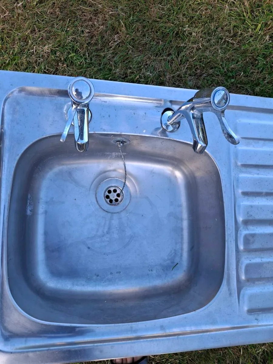 Stainless steel sink.right hand drainer - Image 1
