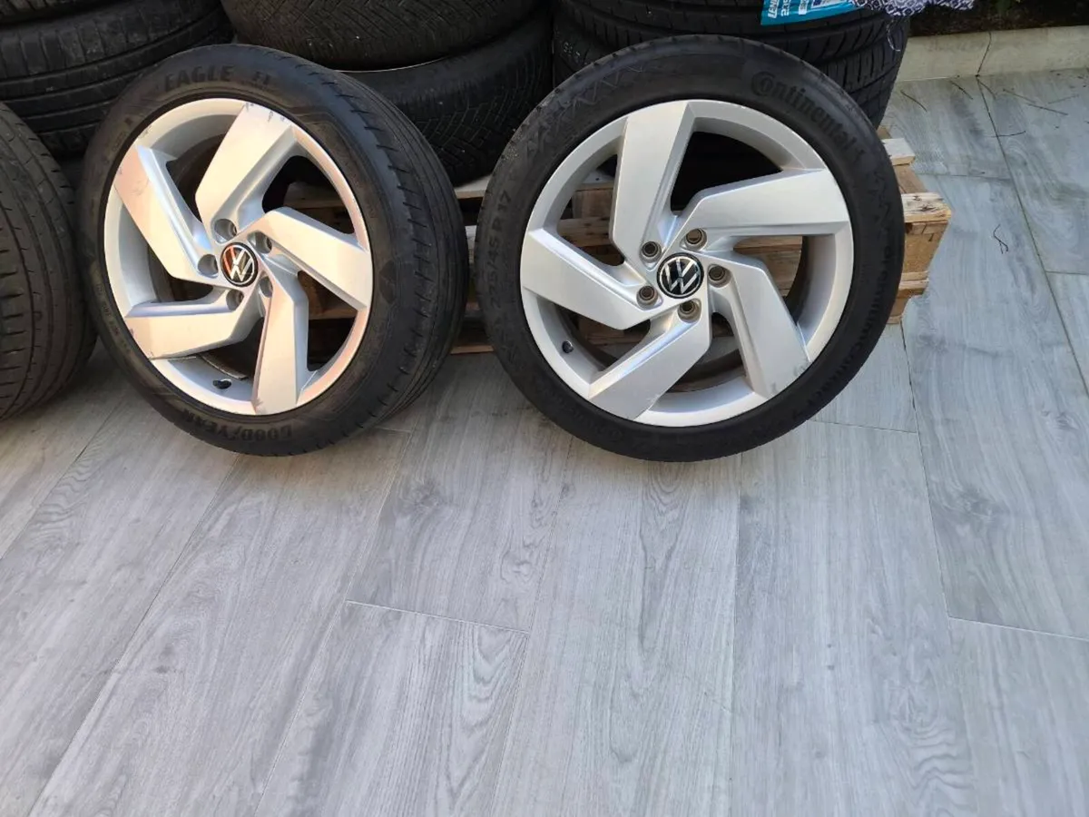 VW Golf genuine Alloy wheels - Image 2