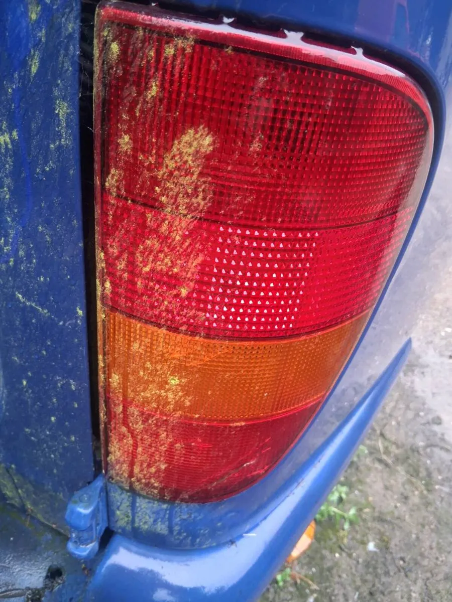 Caddy Van 2003 parts - Image 1