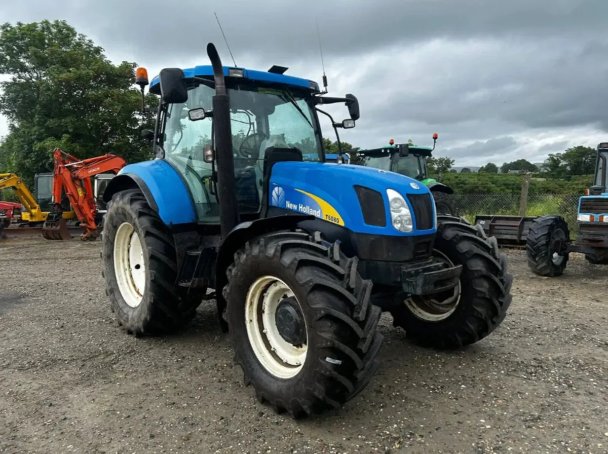 2010 New Holland T6080 - Image 2