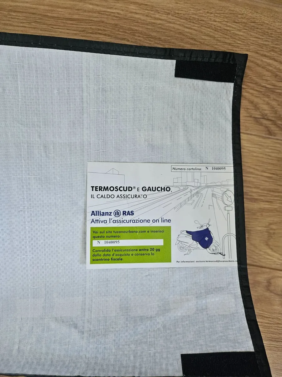 Tucano urbano Termoscud leg cover for Vespa 50 cc - Image 2