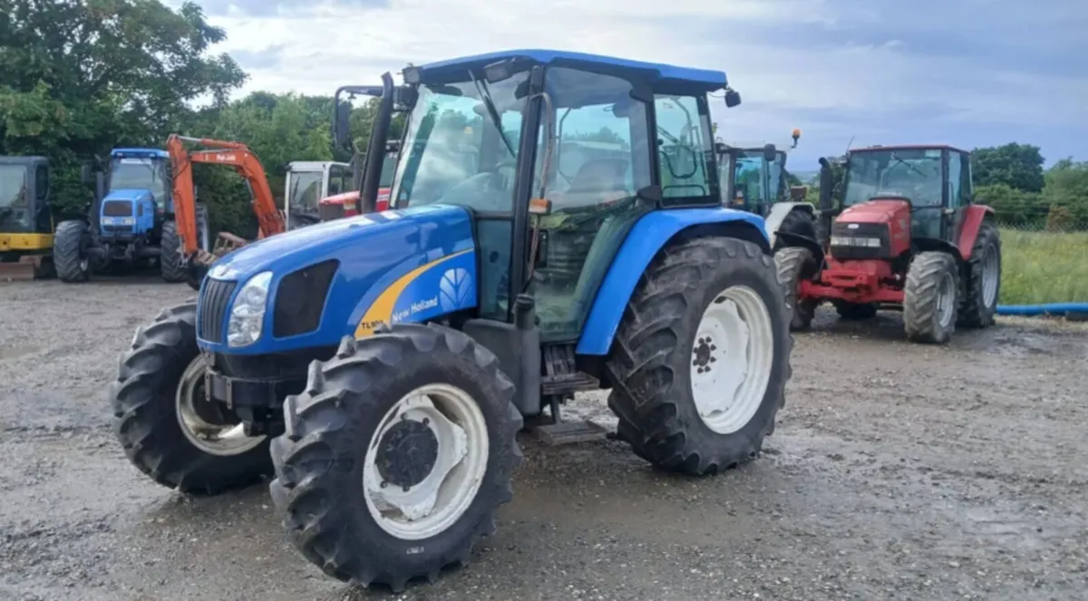 2005 New Holland TL100A - Image 1