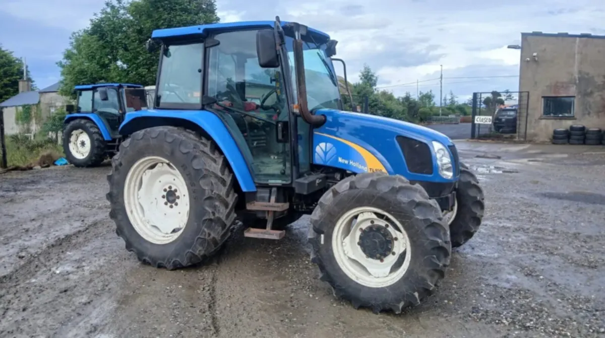 2005 New Holland TL100A - Image 4