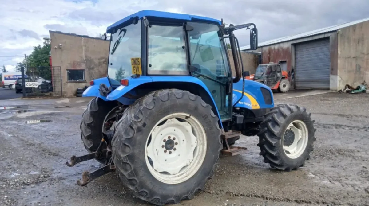 2005 New Holland TL100A - Image 3