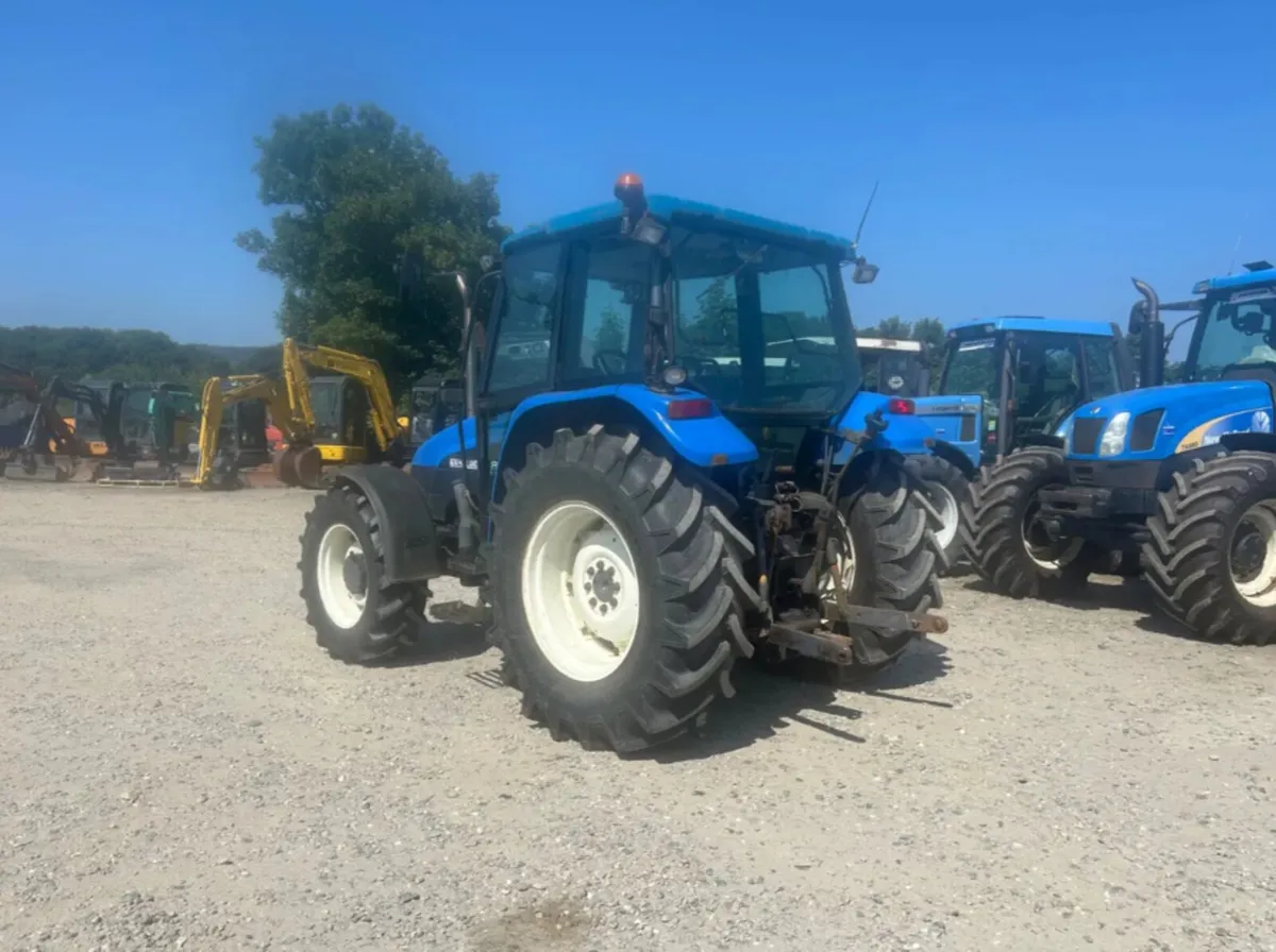 2002 New Holland 4835 - Image 4