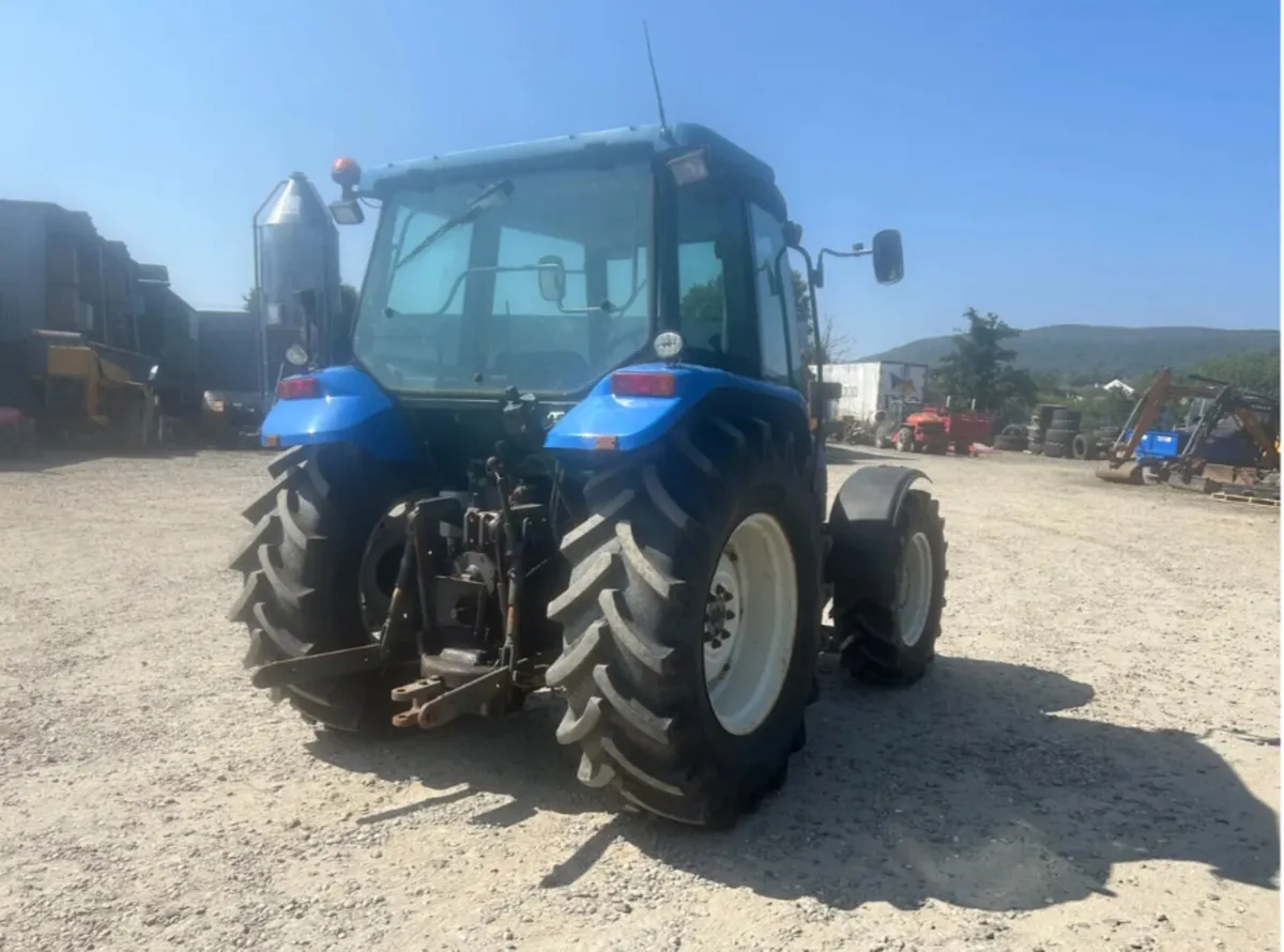 2002 New Holland 4835 - Image 3