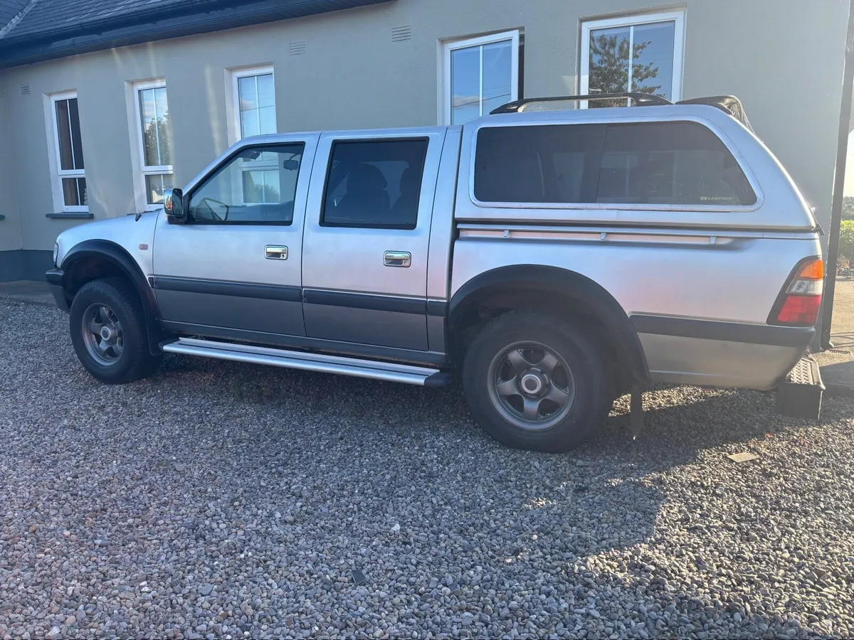 Isuzu TFS crewcab 2.5d 4x4 - Image 2