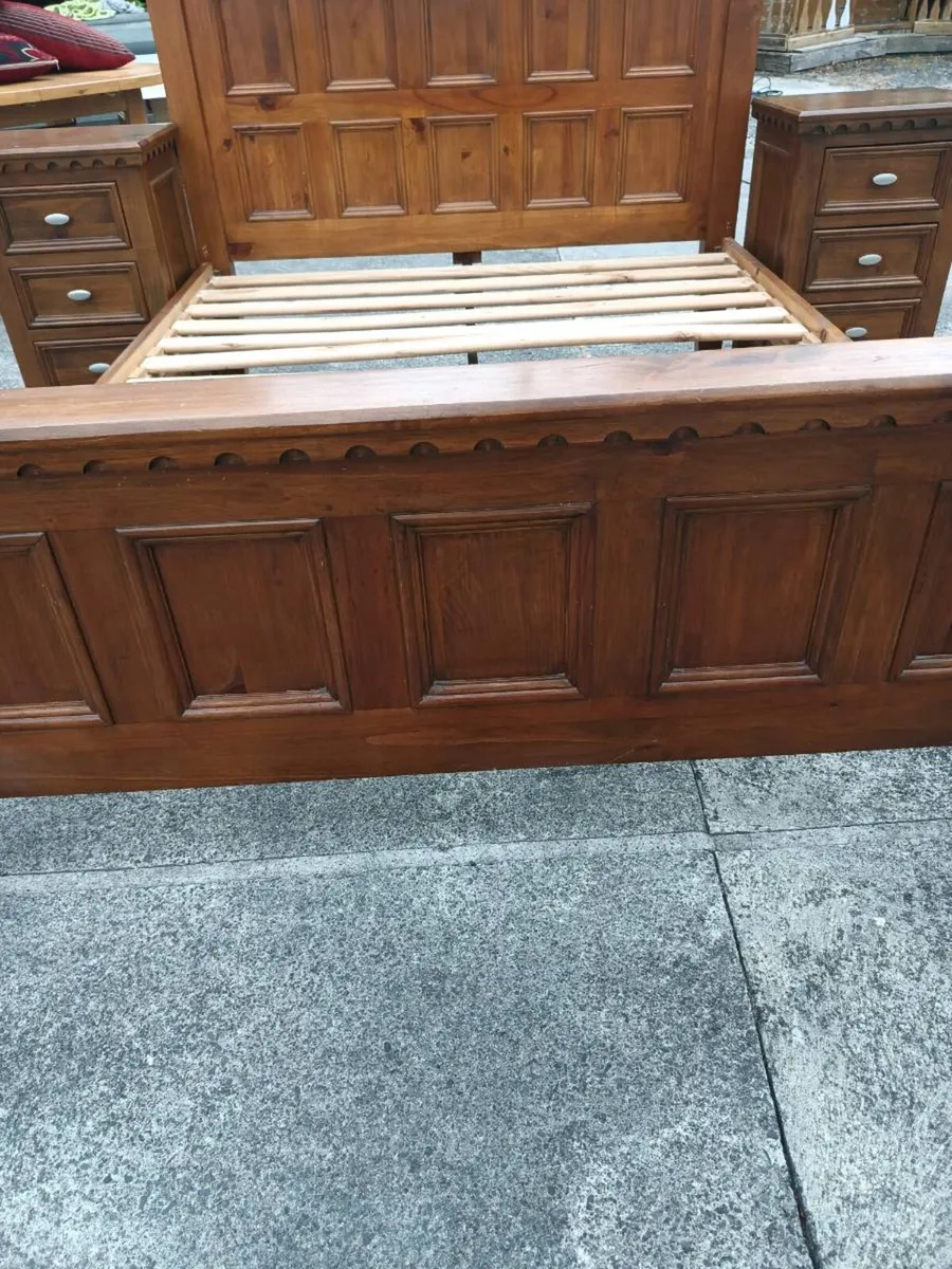 Bedroom set - Image 1