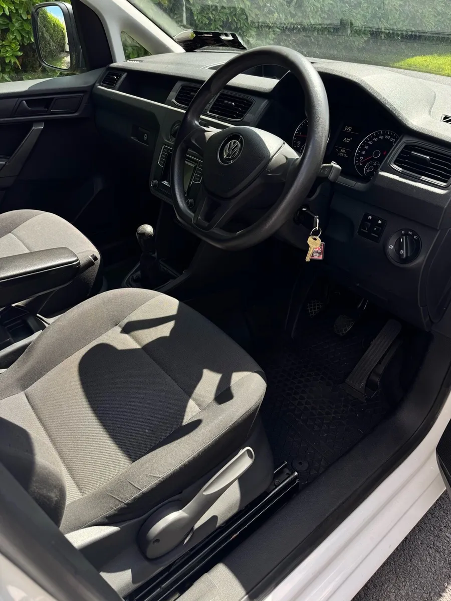 VW Caddy Maxi 2.0TDI 130km - Image 2
