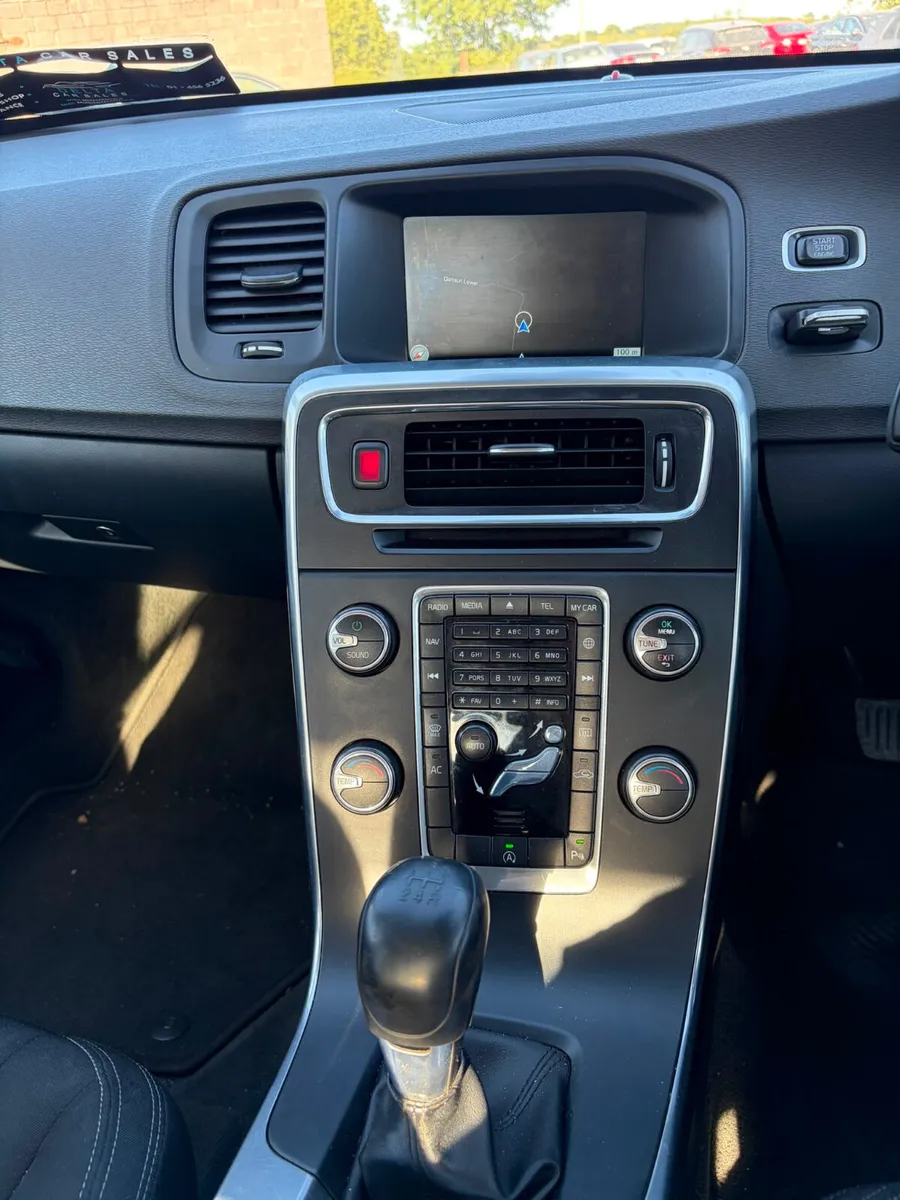 2016 Volvo S60  2.0 diesel - Image 4