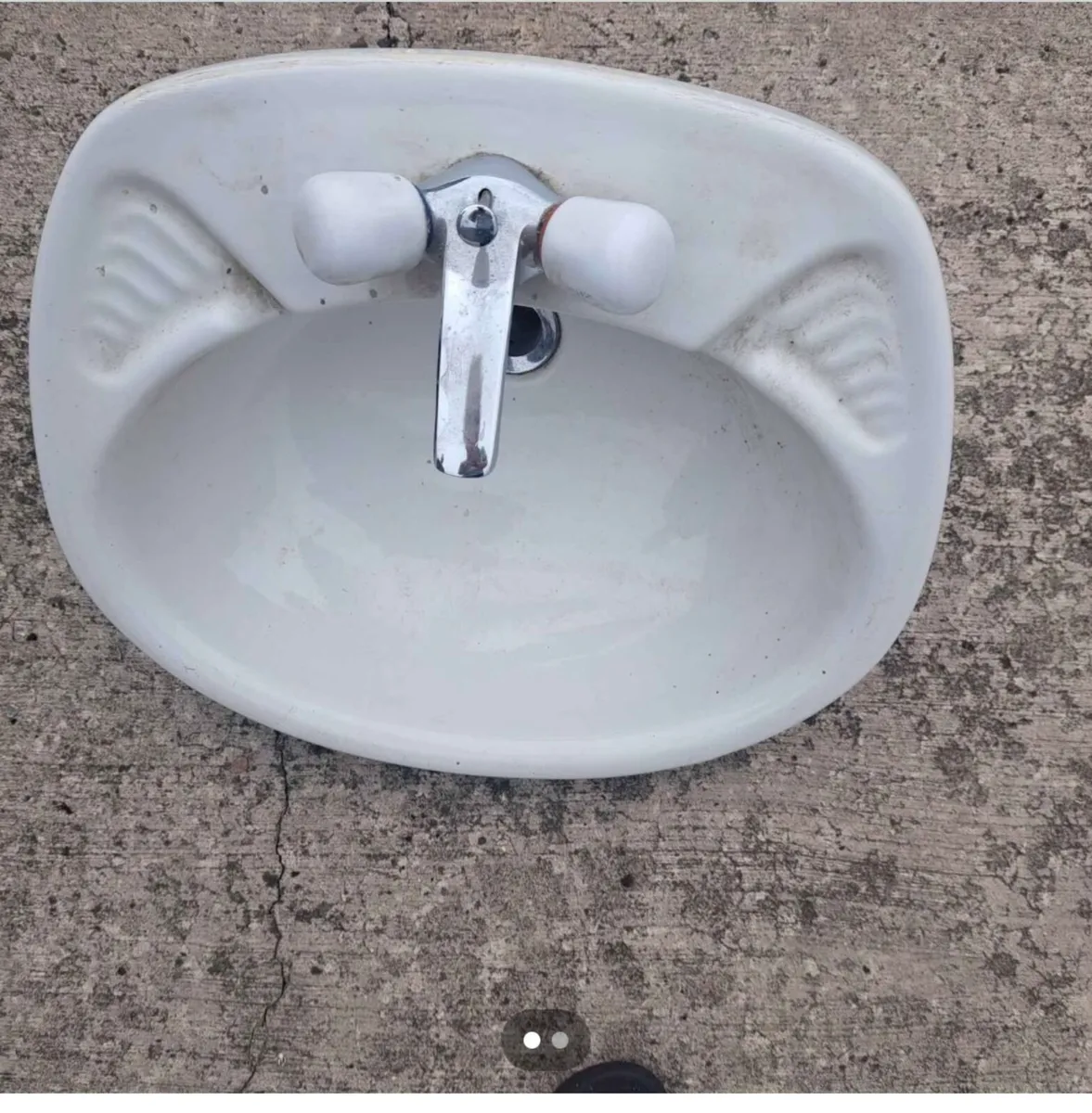 Vanity sink - Image 1