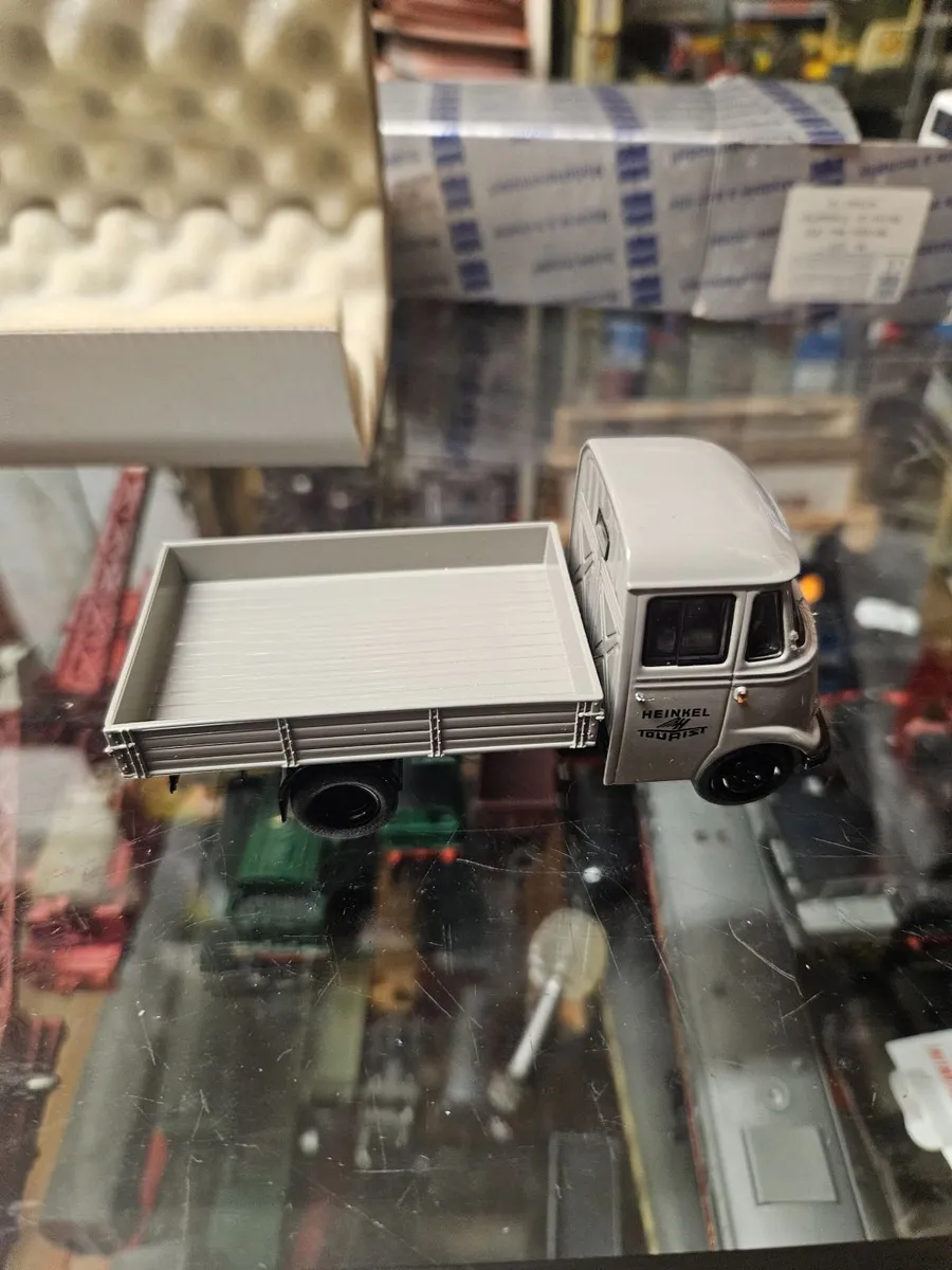 Corgi Conrad Mercedes Truck - Image 2