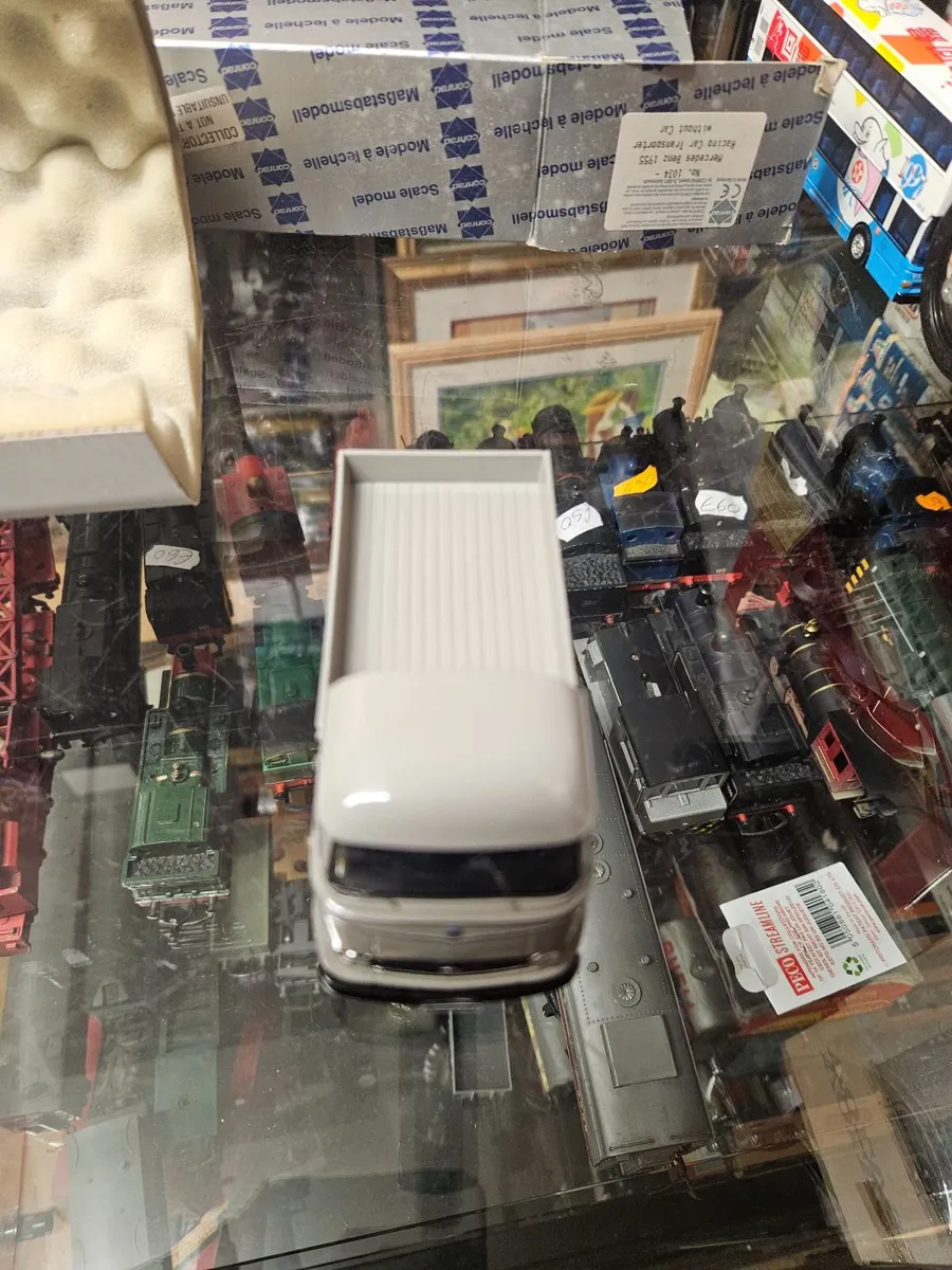 Corgi Conrad Mercedes Truck - Image 3