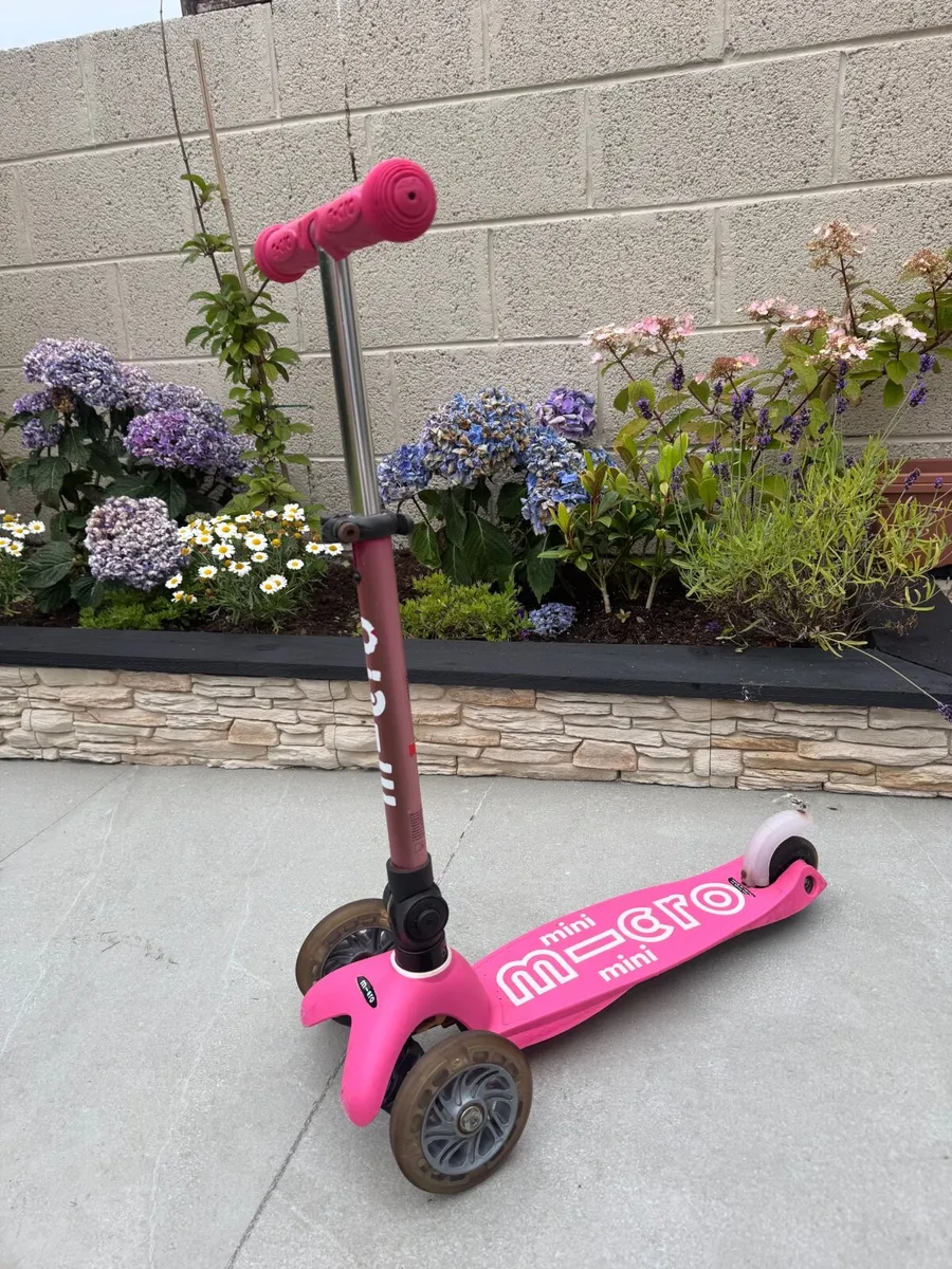 Foldable Micro Mini Scooter – Pink – €40 - Image 1