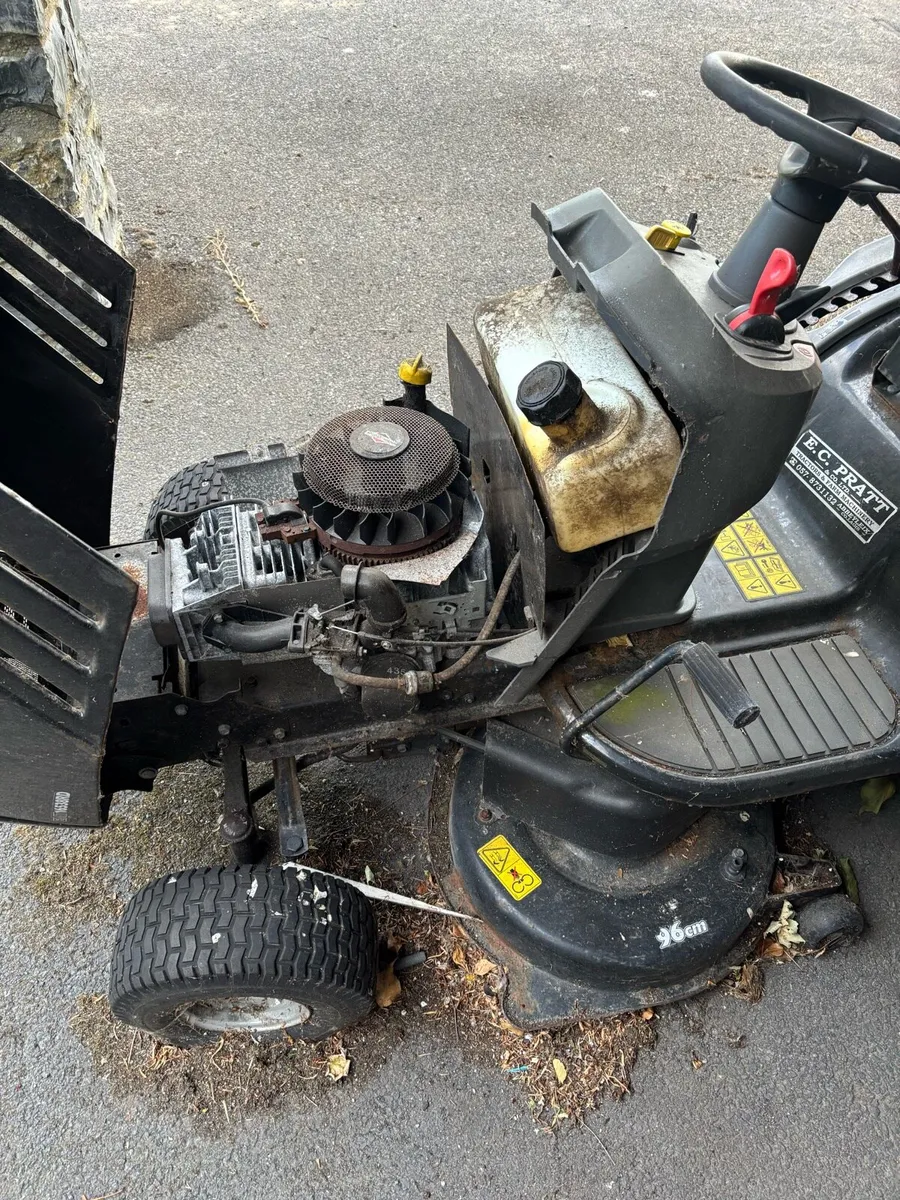 Ride on lawn mower - Image 2