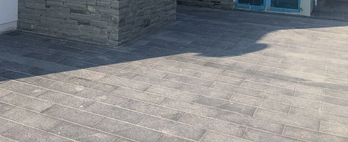 Kilkenny Limestone Flamed Paving – New – 190 Slabs - Image 1