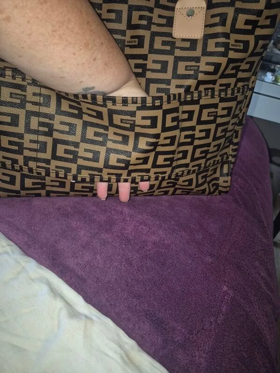 Guess Travel Bag - Image 4