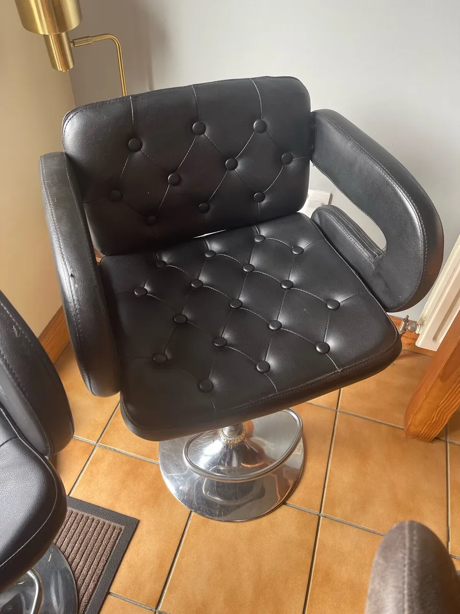 Kitchen stools - Image 1