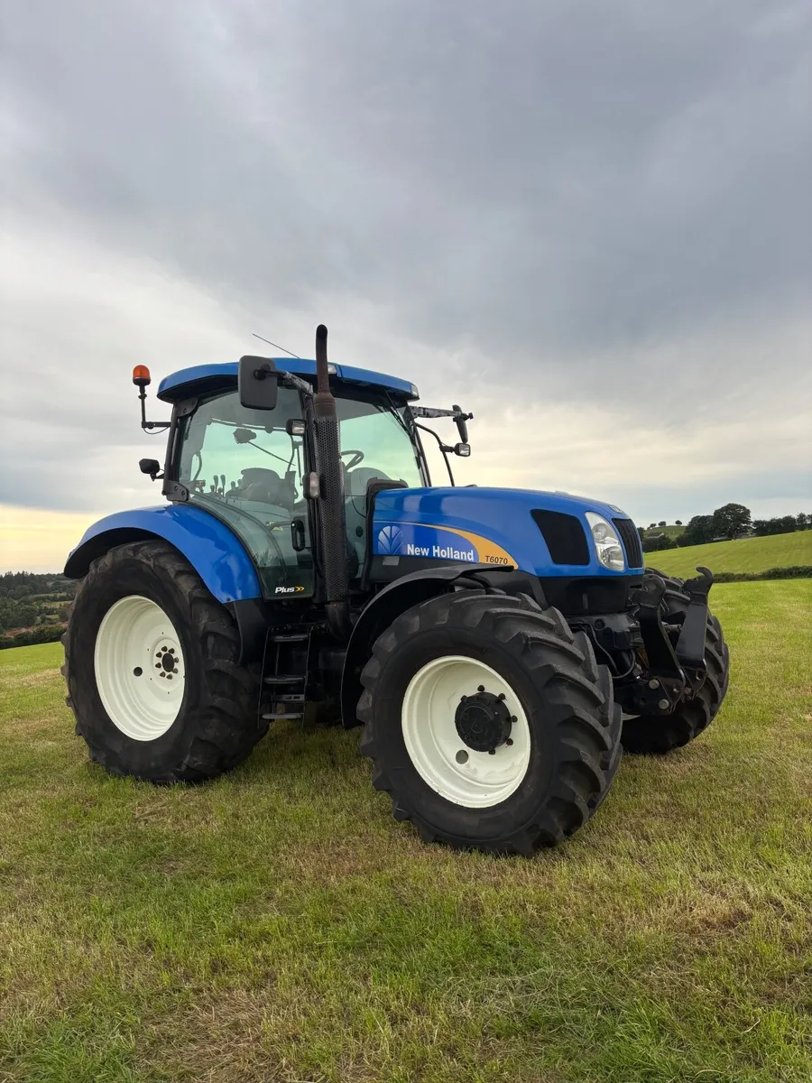 New Holland T6070 tractor - Image 2