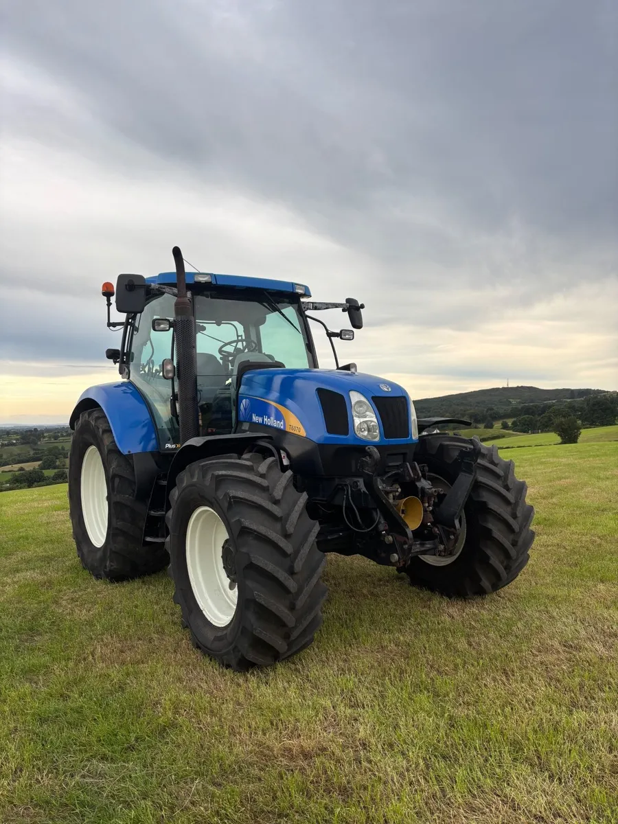 New Holland T6070 tractor - Image 4
