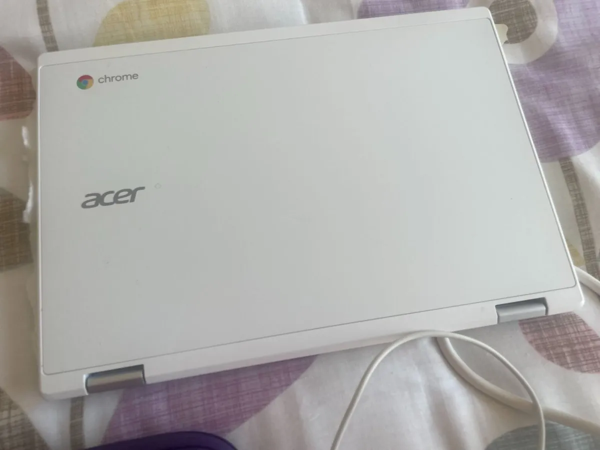 White Acer Chromebook 11 - Image 2