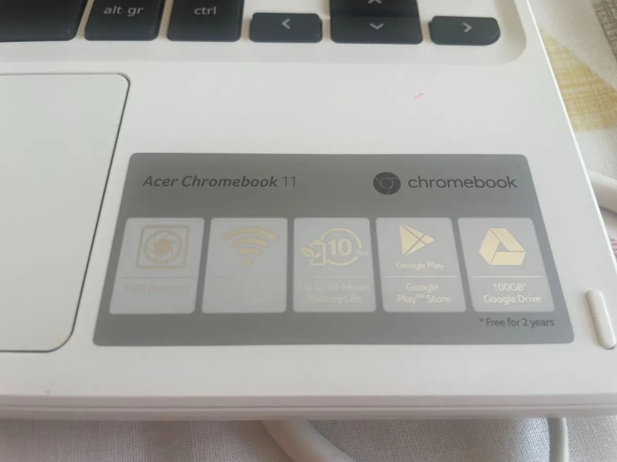 White Acer Chromebook 11 - Image 4
