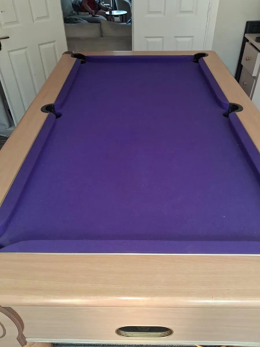 Pool table - Image 2