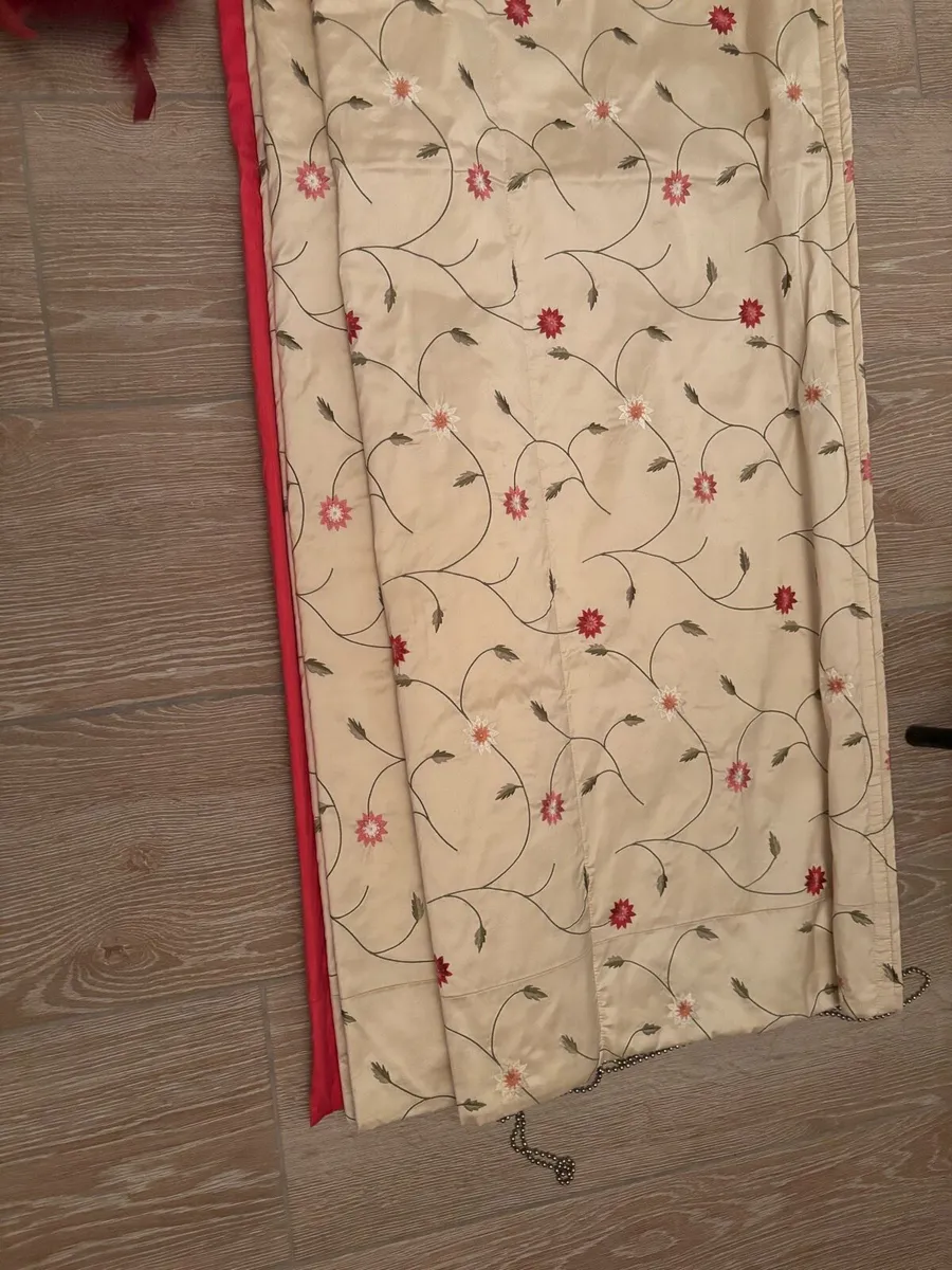 Roman Blind and matching cushions - Image 1
