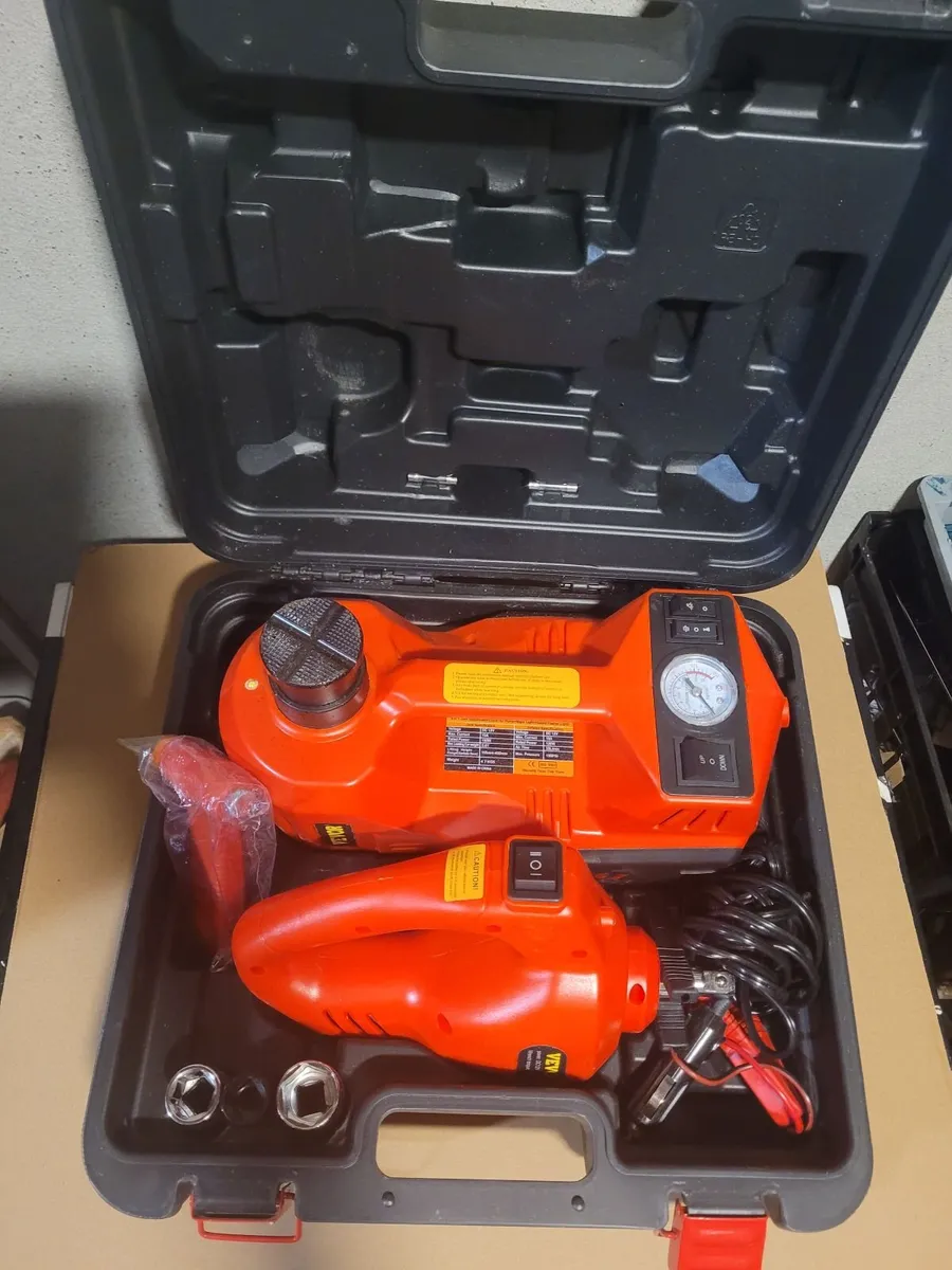 CLEARANCE €100 FOR THE LOT - Image 1